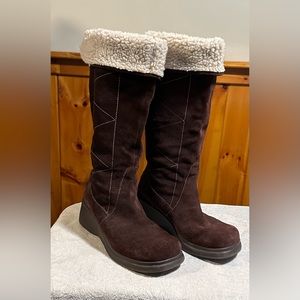 Super cute, warm and Bongo boots.